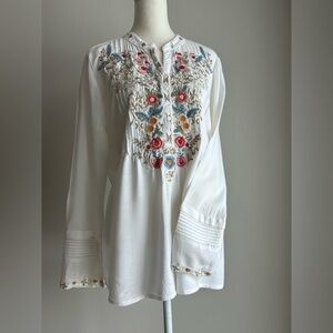 Dylan True Grit Cream Slub Challis Embroidered Eyelet Tunic with Floral Detail M